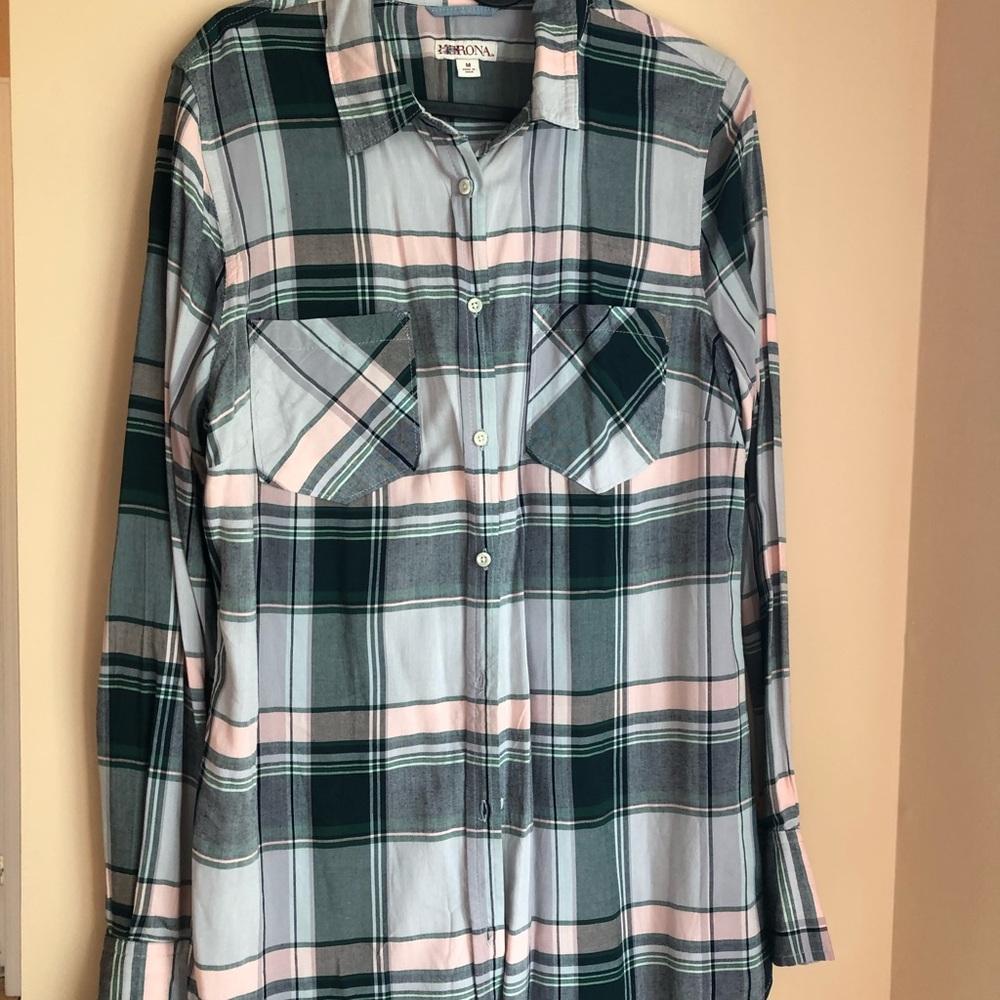 Button down plaids shirt. Great condition.